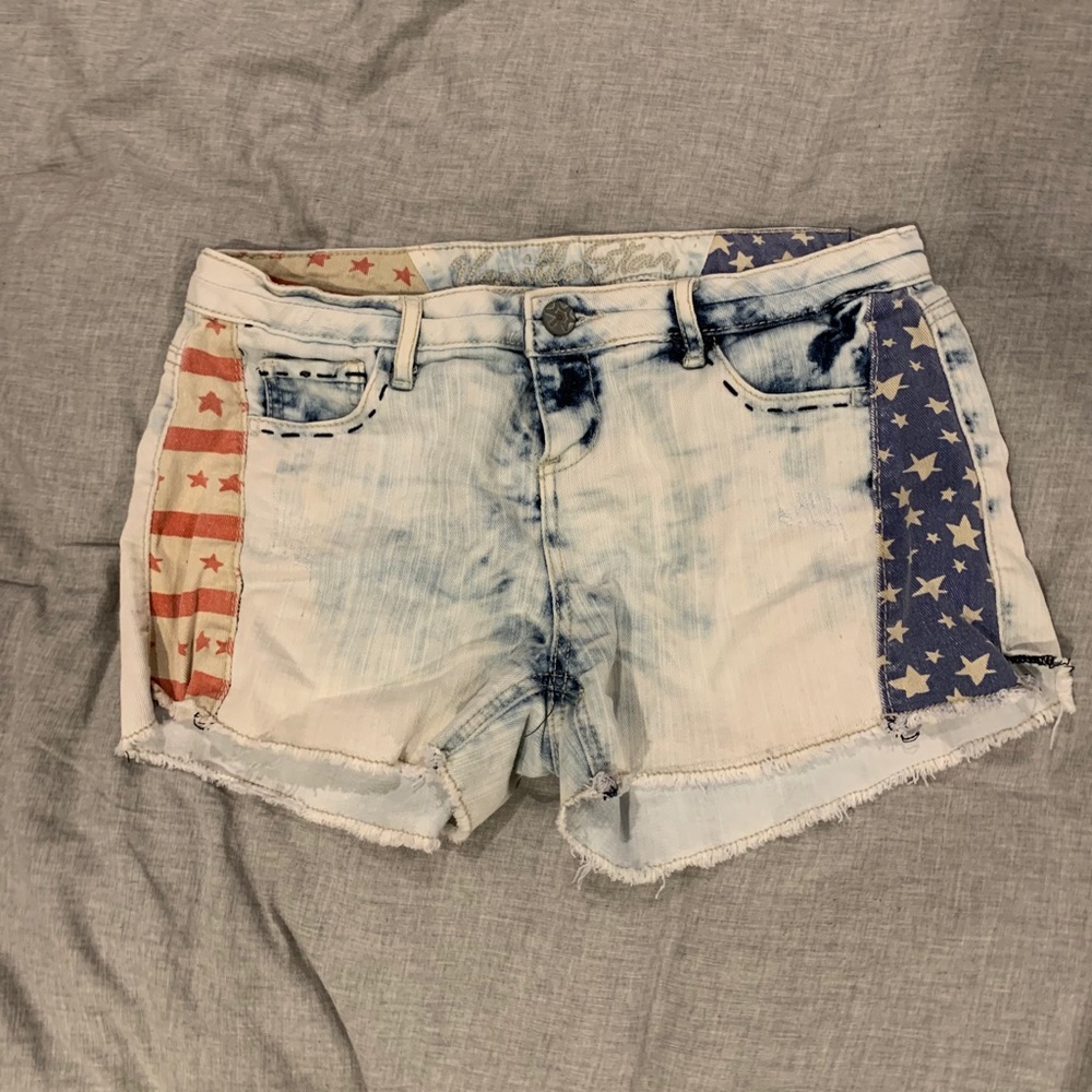 Distressed shorts